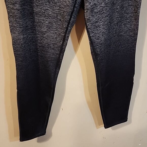 Torrid high rise active leggings Size 2 NWT - Picture 3 of 7